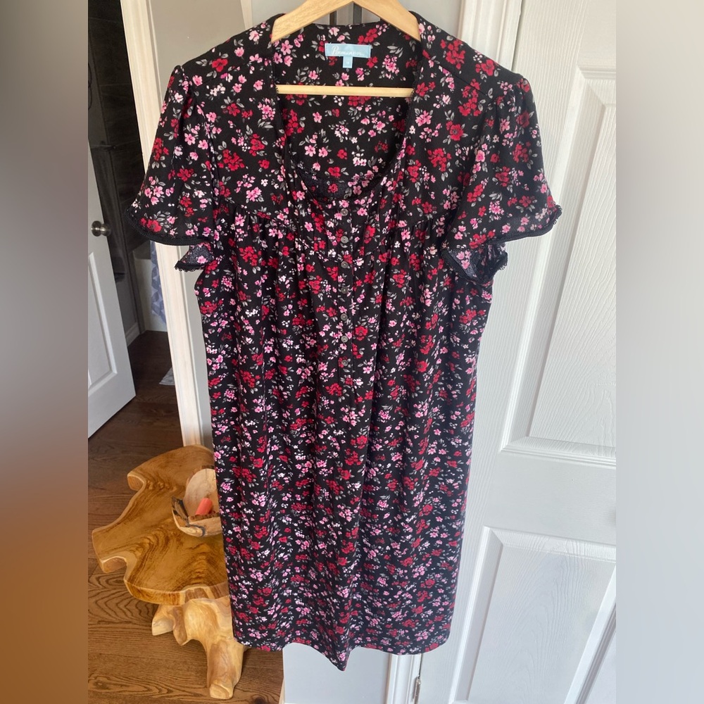 🌷Penmans 1X Black Pink Floral Flutter Sleeve Nightgown 3/$30